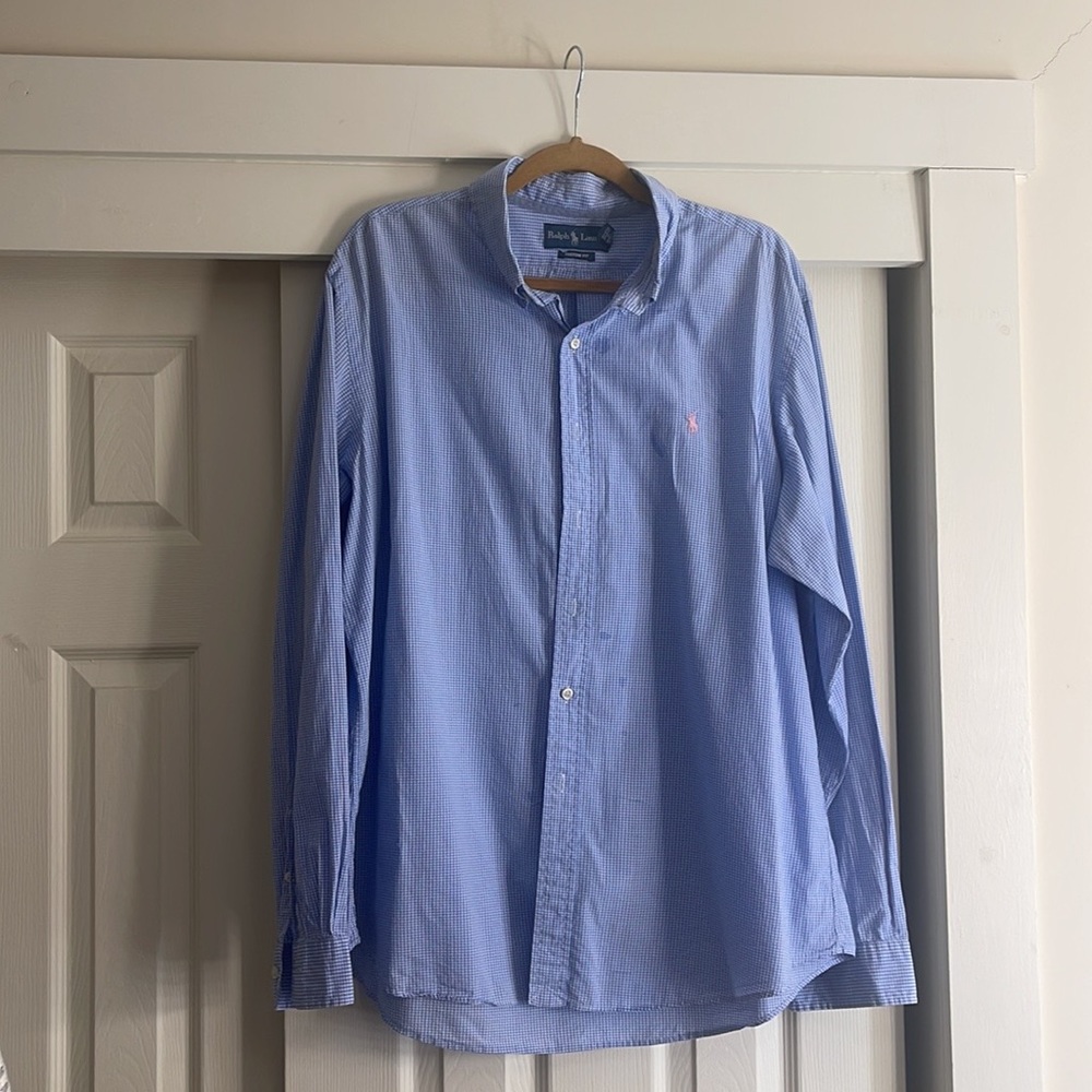 Ralph Lauren men’s beautiful button up shirt ! Barely used ! No imperfections.